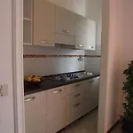 Riviera מלון דירות 3*