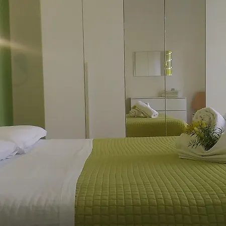 Riviera Apartments Aparthotel