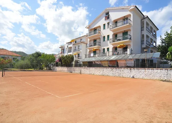 Riviera 3*